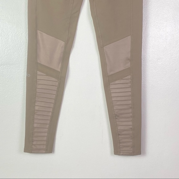 Alo Yoga Women's Mid Rise Mesh Beige Moto Leggings Size M - Picture 8 of 11